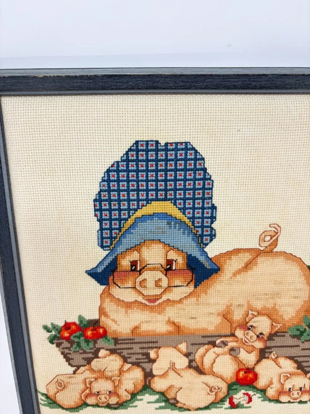 VTG Handmade Framed Cross Stitch Momma Pig & Piglets, 